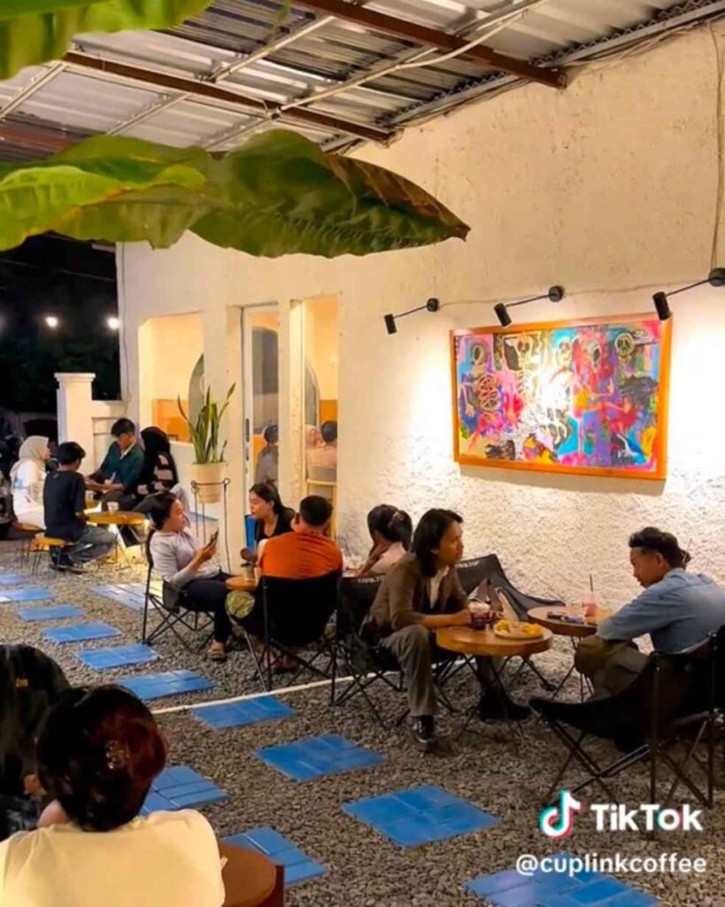 franchise coffee shop minimalis